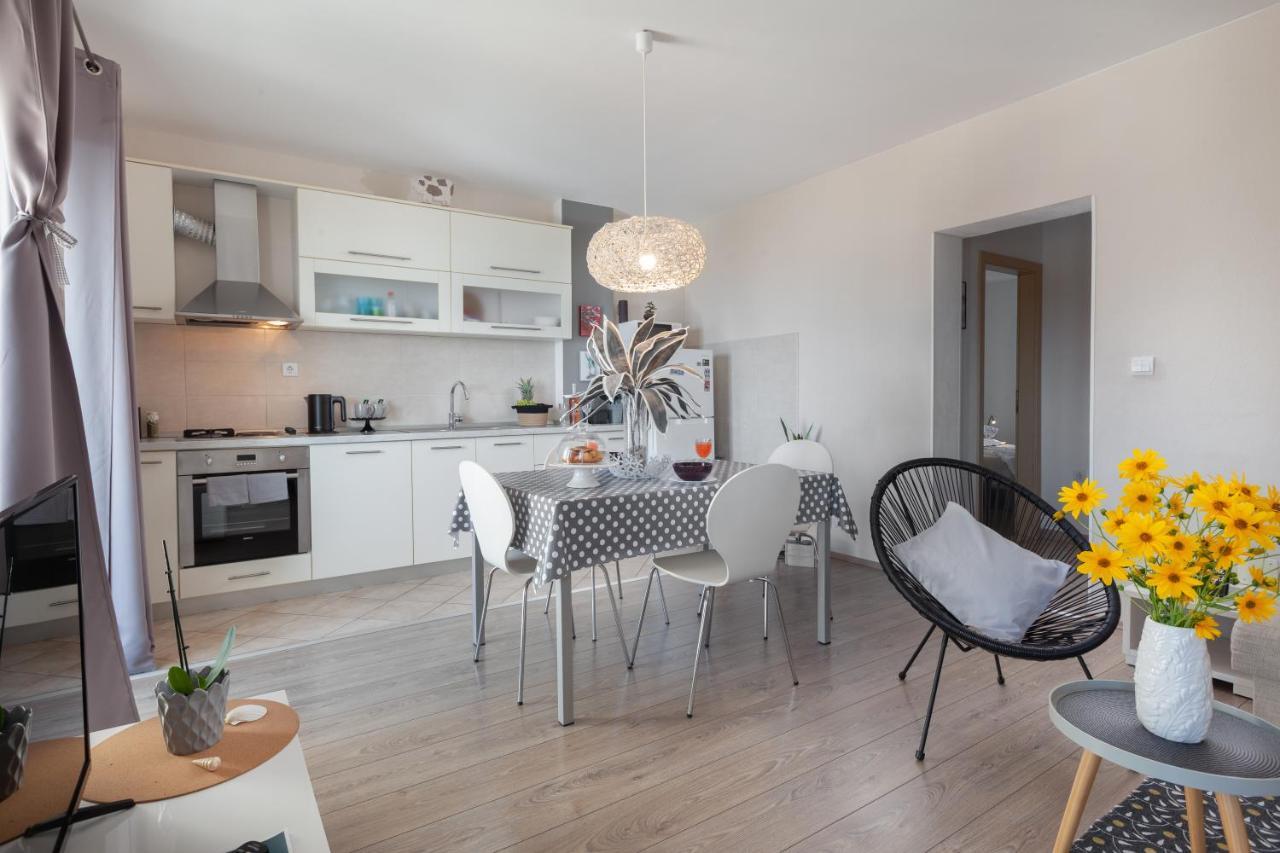 Sea View Ela Apartments Подгора Екстериор снимка